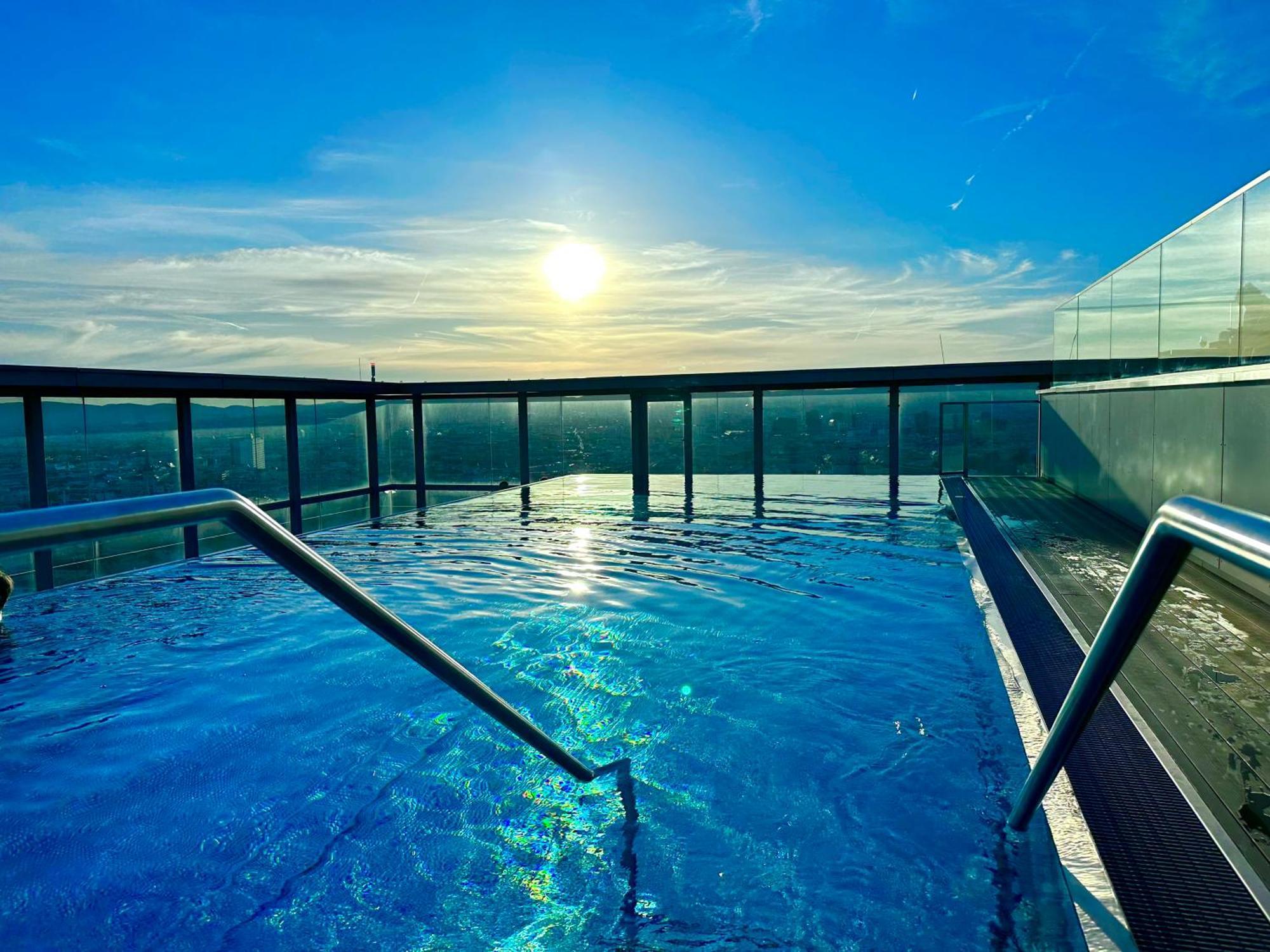 Panorama Sky Apartment I Rooftop Pool I Metro Station Wien Exteriör bild