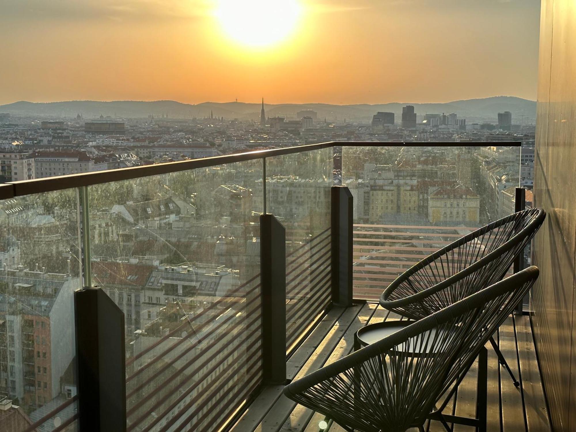 Panorama Sky Apartment I Rooftop Pool I Metro Station Wien Exteriör bild