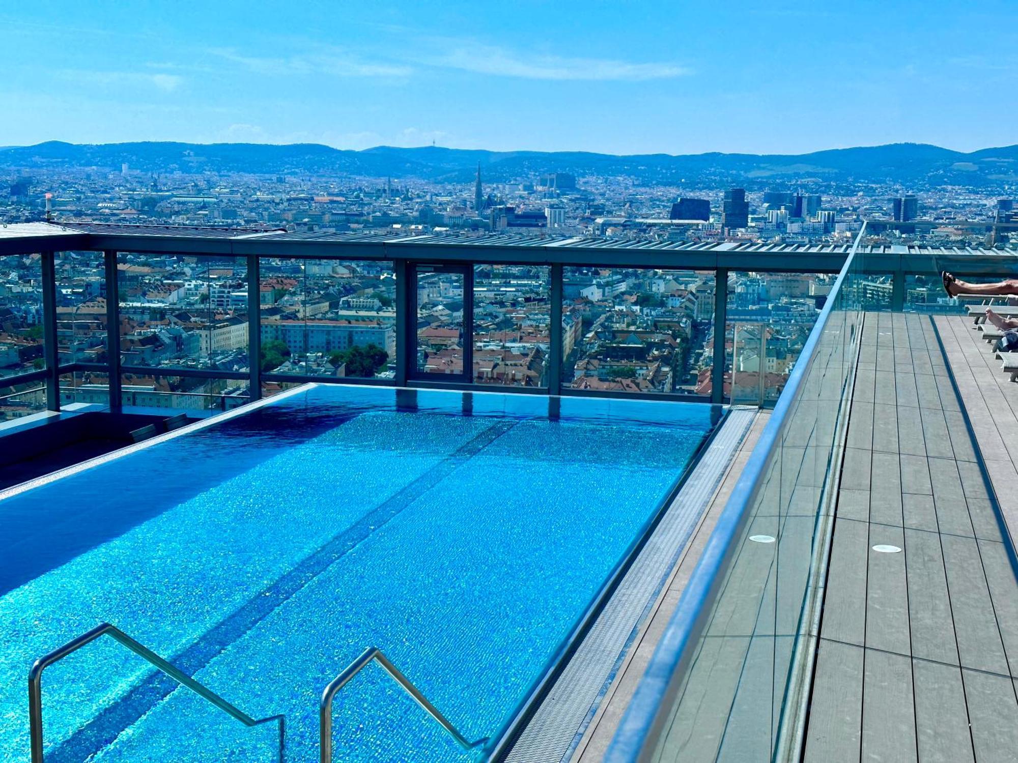 Panorama Sky Apartment I Rooftop Pool I Metro Station Wien Exteriör bild